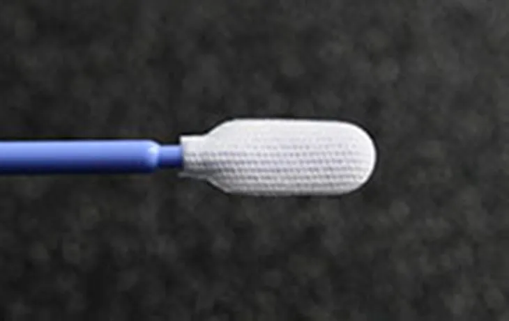 Modré tampony z polyesteru s dlouhou rukojetí